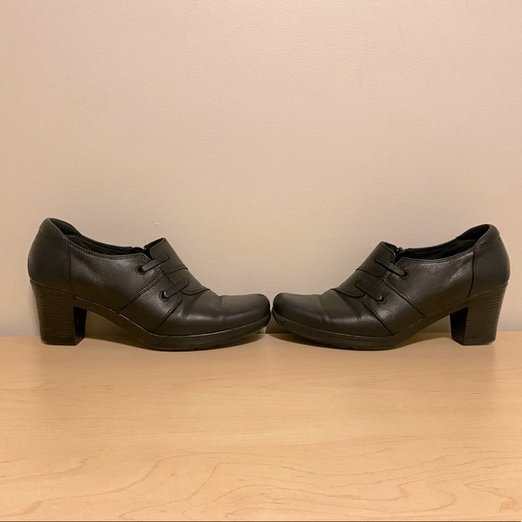 Clarks Shoes - Clarks Bendables Dream Hills Leather Healed Ankle Booties Size 10
